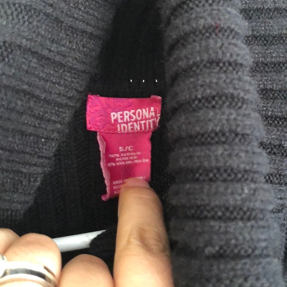 Turtle neck button cardigan - Picture 4 of 4